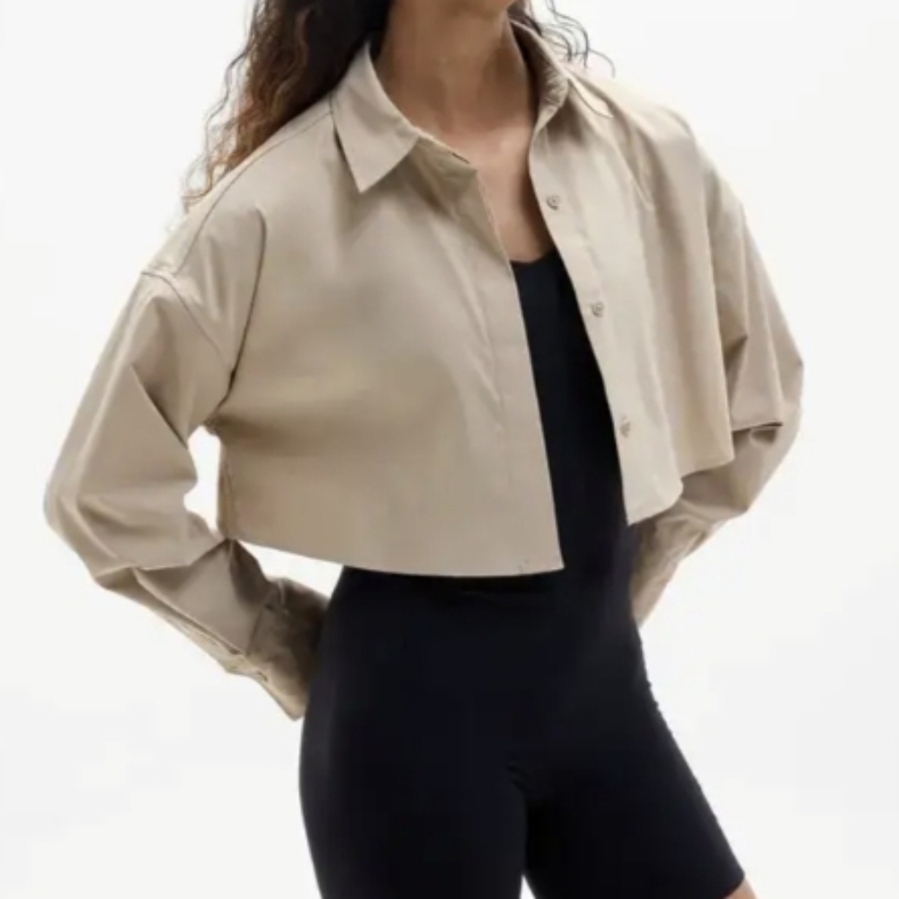 Athleta Midday Ultra Cropped shirt